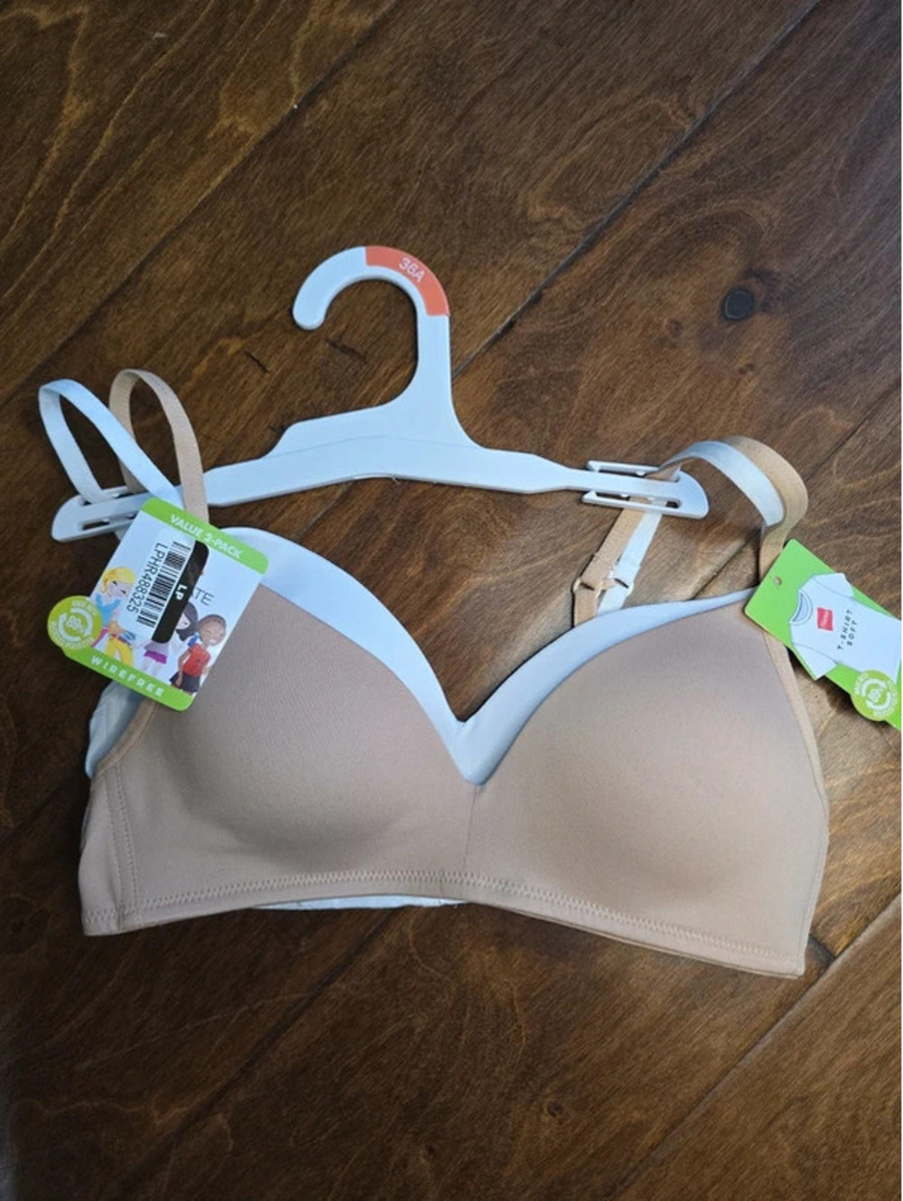 30A brand new bras from hanes item 523G3